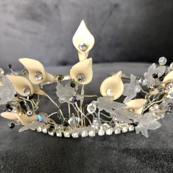 Vintage Handmade Tiara 👸🏼 - Picture 4 of 13